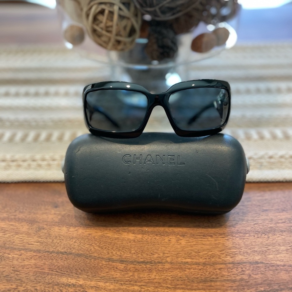 CHANEL Sunglasses